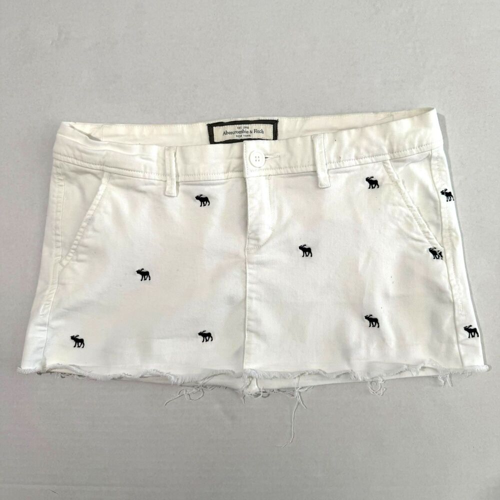 VTG Y2K Abercrombie and Fitch Moose Logo White Cutoff Micro Mini Skirt, 2, Prep